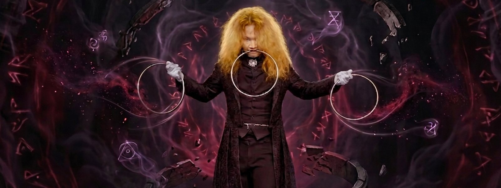 Màn illusion vòng lửa với hiệu ứng khói đỏ